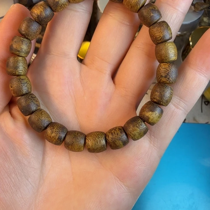 沉香碎屑沉香莺歌绿奇楠99沉08鼓珠6.8克