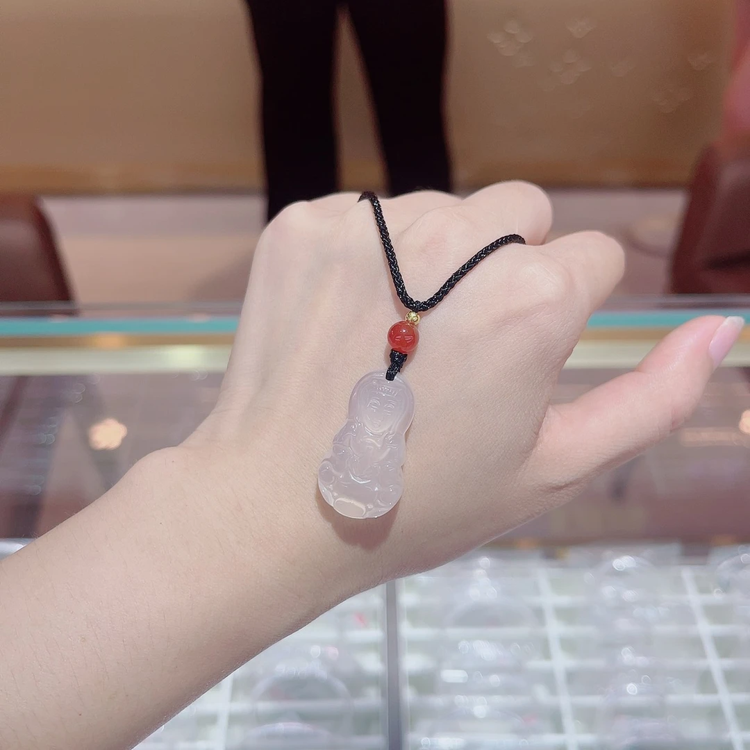 天然玉髓观音吊坠