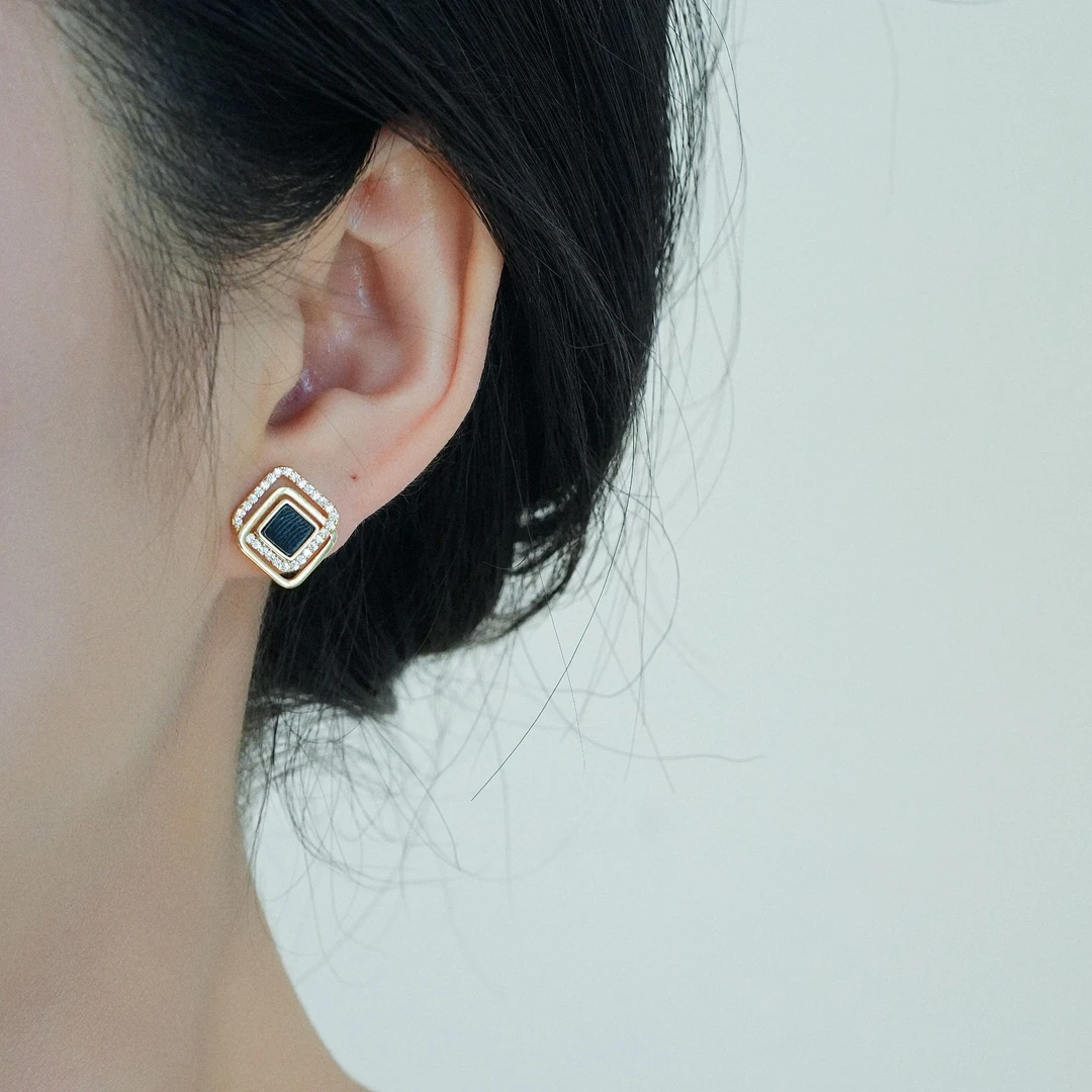 铜合金耳饰 镂空精致黑色方形几何耳钉2025新款高级耳环轻奢小众