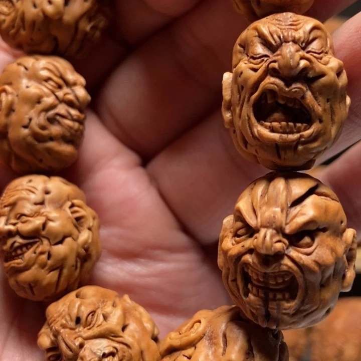 李*伟风味纯手工桃核雕刻精工双十八