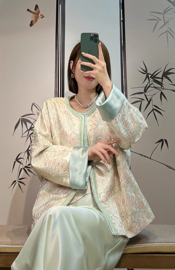 醋酸重工满绣外套