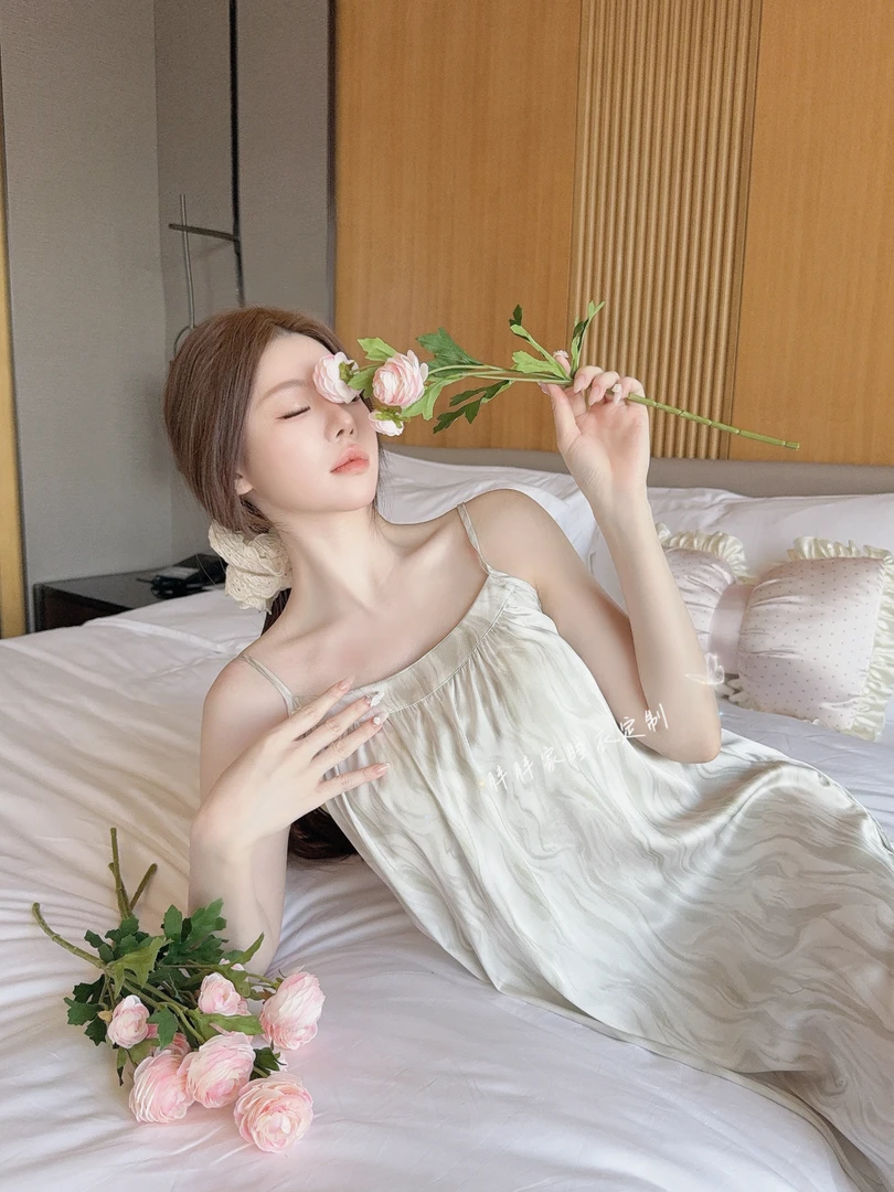 【水墨画】柔光丝缎纯欲蕾丝精致睡裙带胸垫可外穿家居服睡衣女