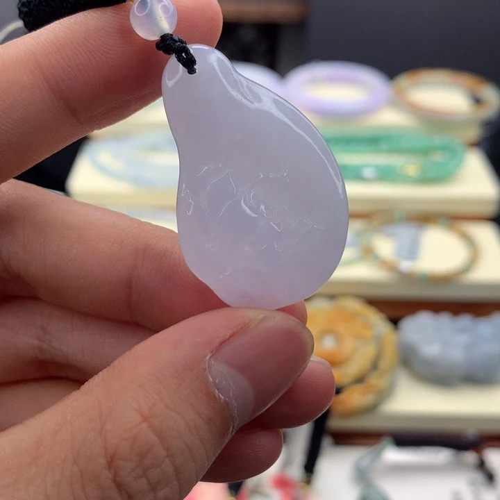 翡翠未镶嵌颈饰吊坠