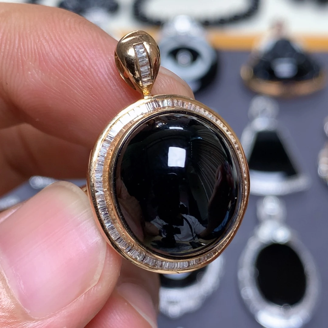 颈饰18K金镶嵌翡翠墨翠吊坠戒指两用款