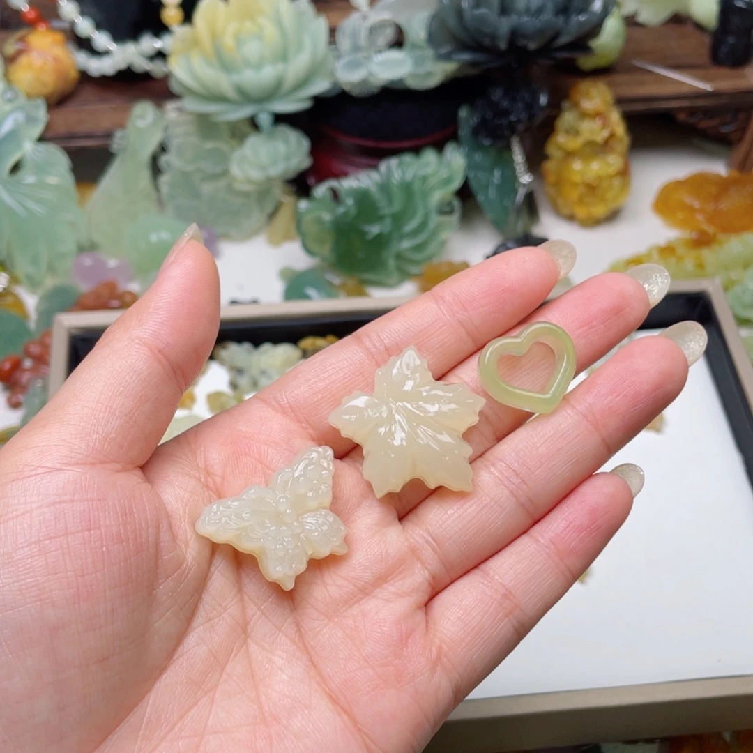 *****蛇纹石玉未镶嵌颈饰