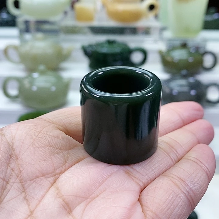 未镶嵌和田玉挂件越*叔扳指