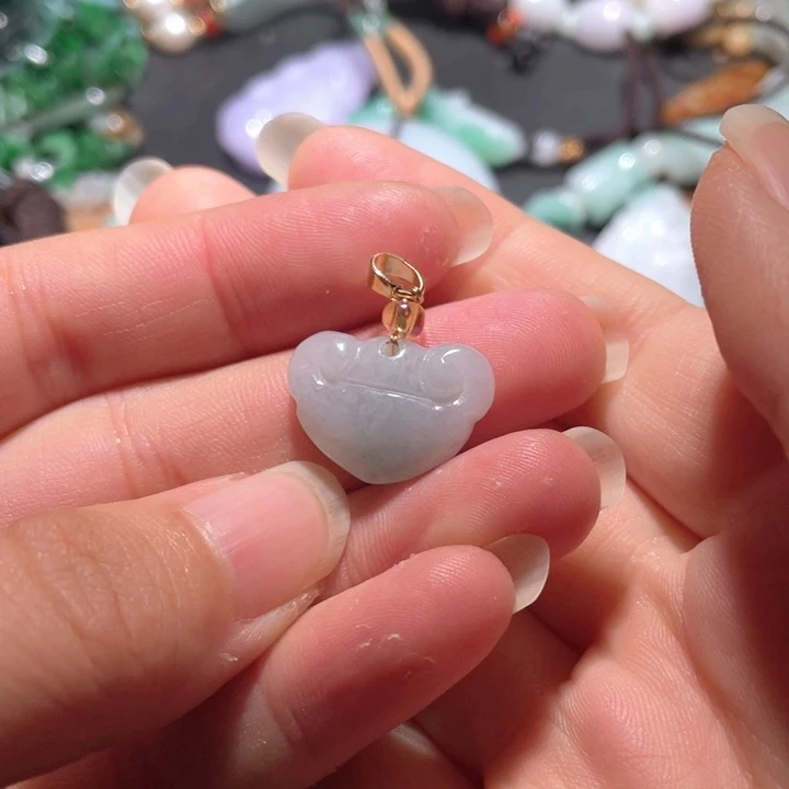 【闪购商品】翡翠颈饰未镶嵌用****9天然翡翠