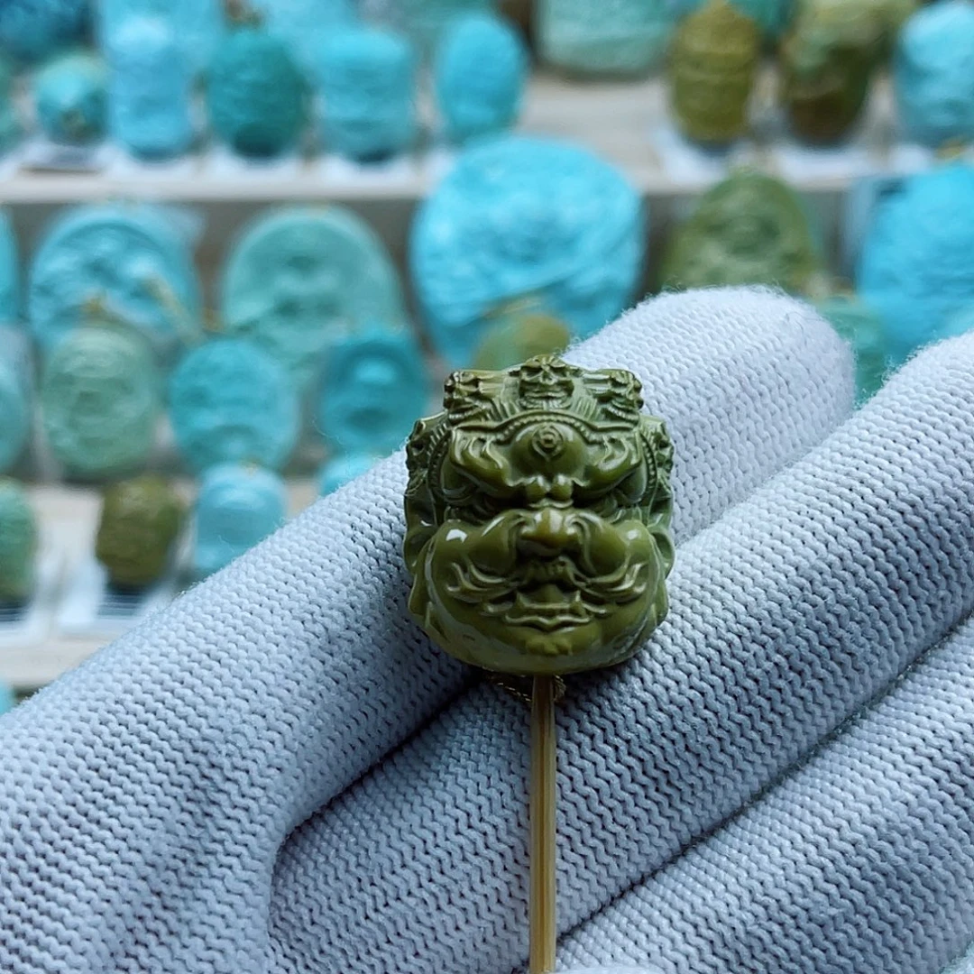 绿松石未镶嵌珠宝奇石