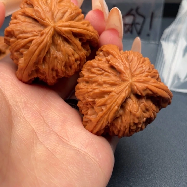 刮***景文玩核桃吊坠白狮子