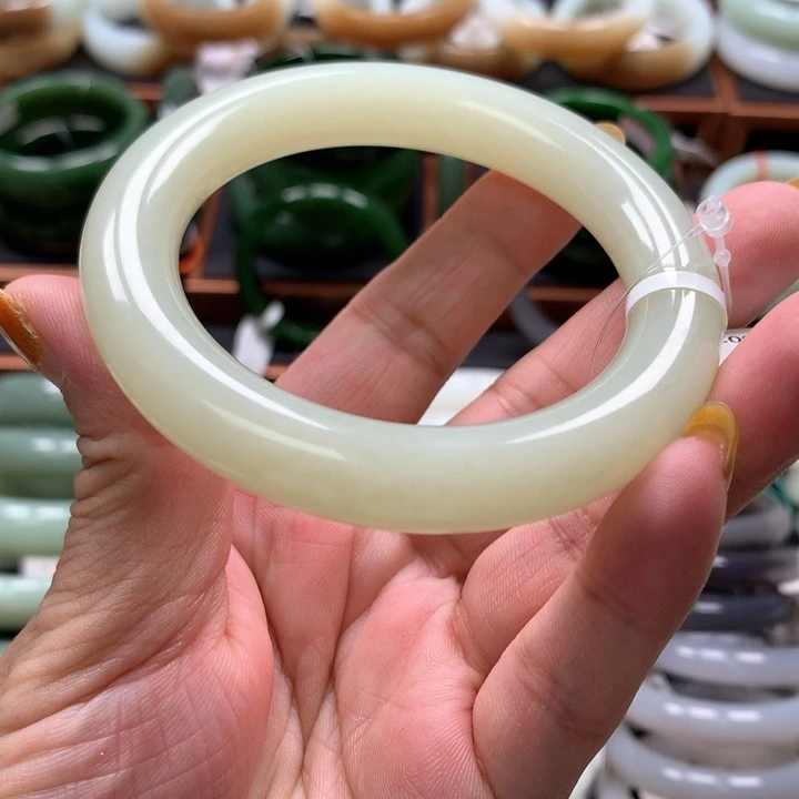 【闪购商品】未镶嵌手镯和田玉