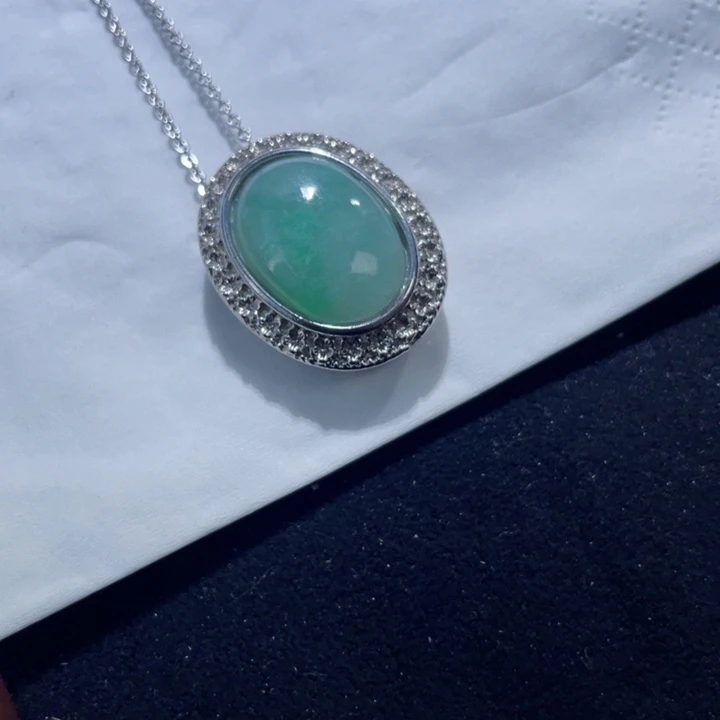 翡翠未镶嵌吊坠(赠链)