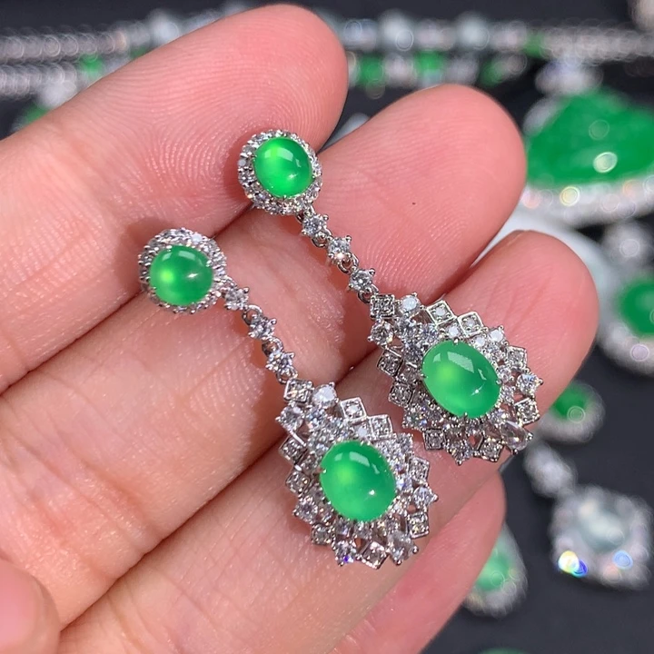 翡翠18K金镶嵌颈饰耳饰