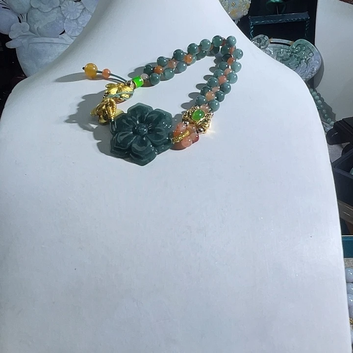 翡翠颈饰未镶嵌翡翠蓝水手牌