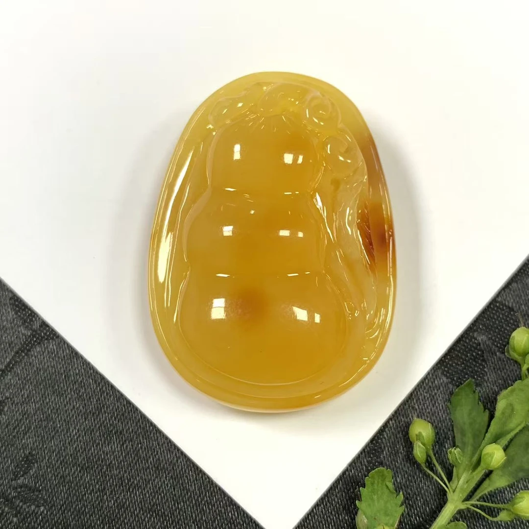 「戴琴珠宝」Z655-蜜蜡雕刻件吊坠（多样性发其一）