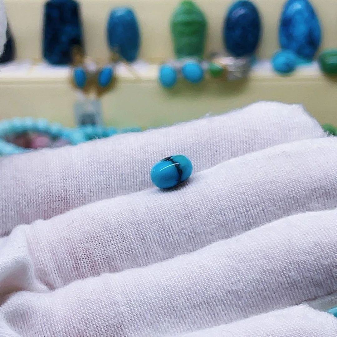 绿松石颈饰未镶嵌