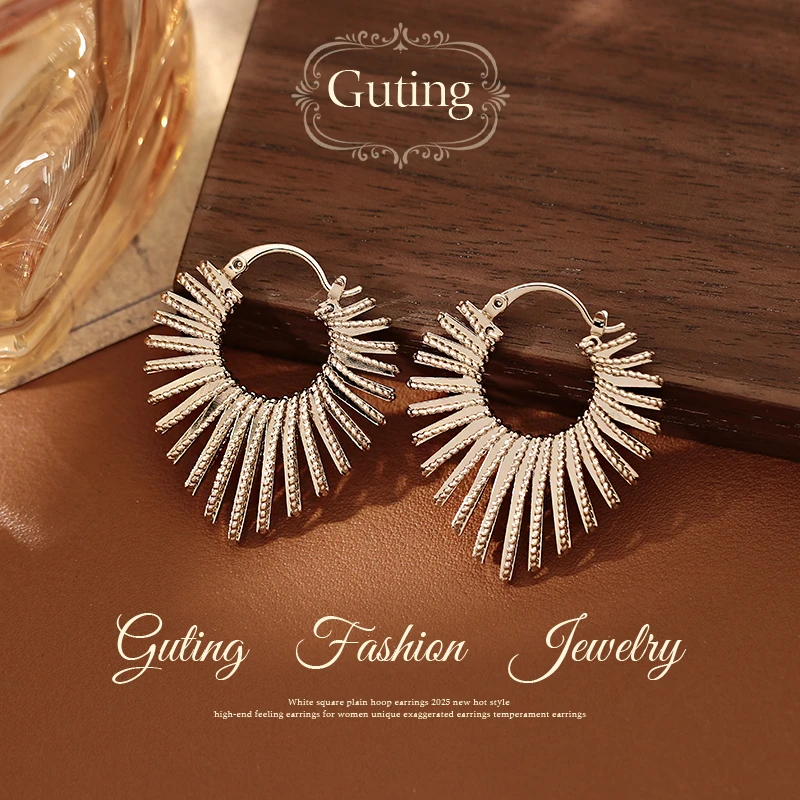 铜合金耳饰 22705咖啡金色线条桃心耳环女耳圈高级感耳饰秋冬耳钉