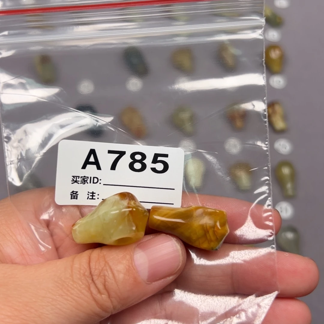 未镶嵌蛇纹石玉颈饰甘****饰微瑕不退不换