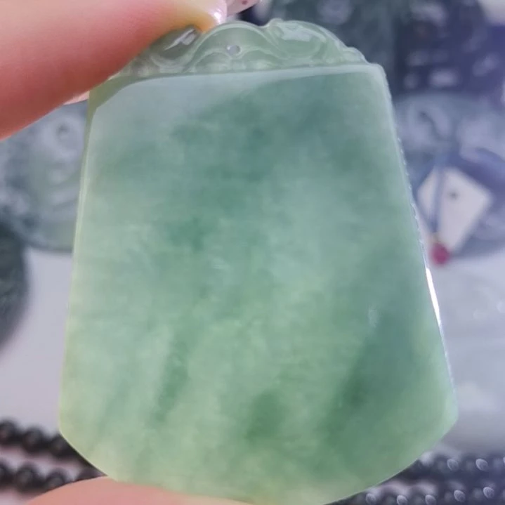 翡翠颈饰未镶嵌天然的A货翡翠多样性发货