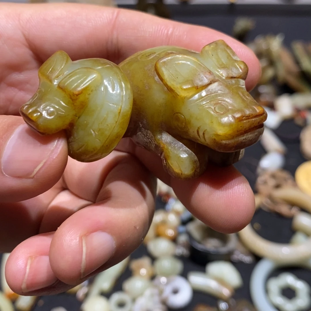 颈饰未镶嵌和田玉（糖玉）