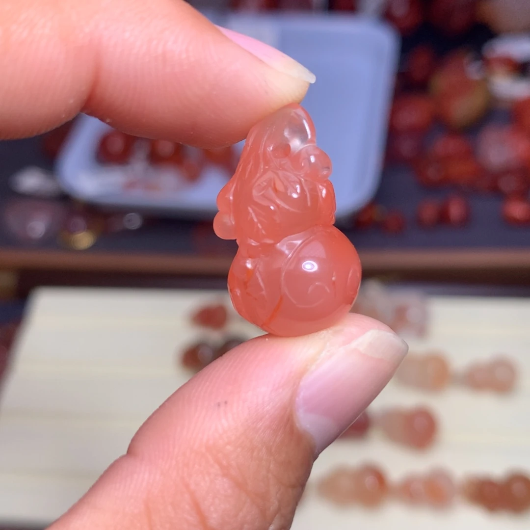 魔***团南红玛瑙未镶嵌珠宝半成品葫芦