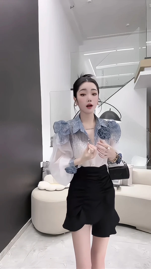 法式小众设计感立体花朵长袖衬衫女2025春夏新款气质显瘦百搭上衣