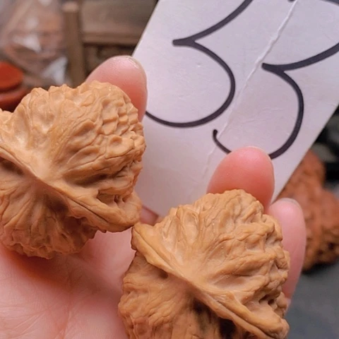 吊坠桃核41野狼47克