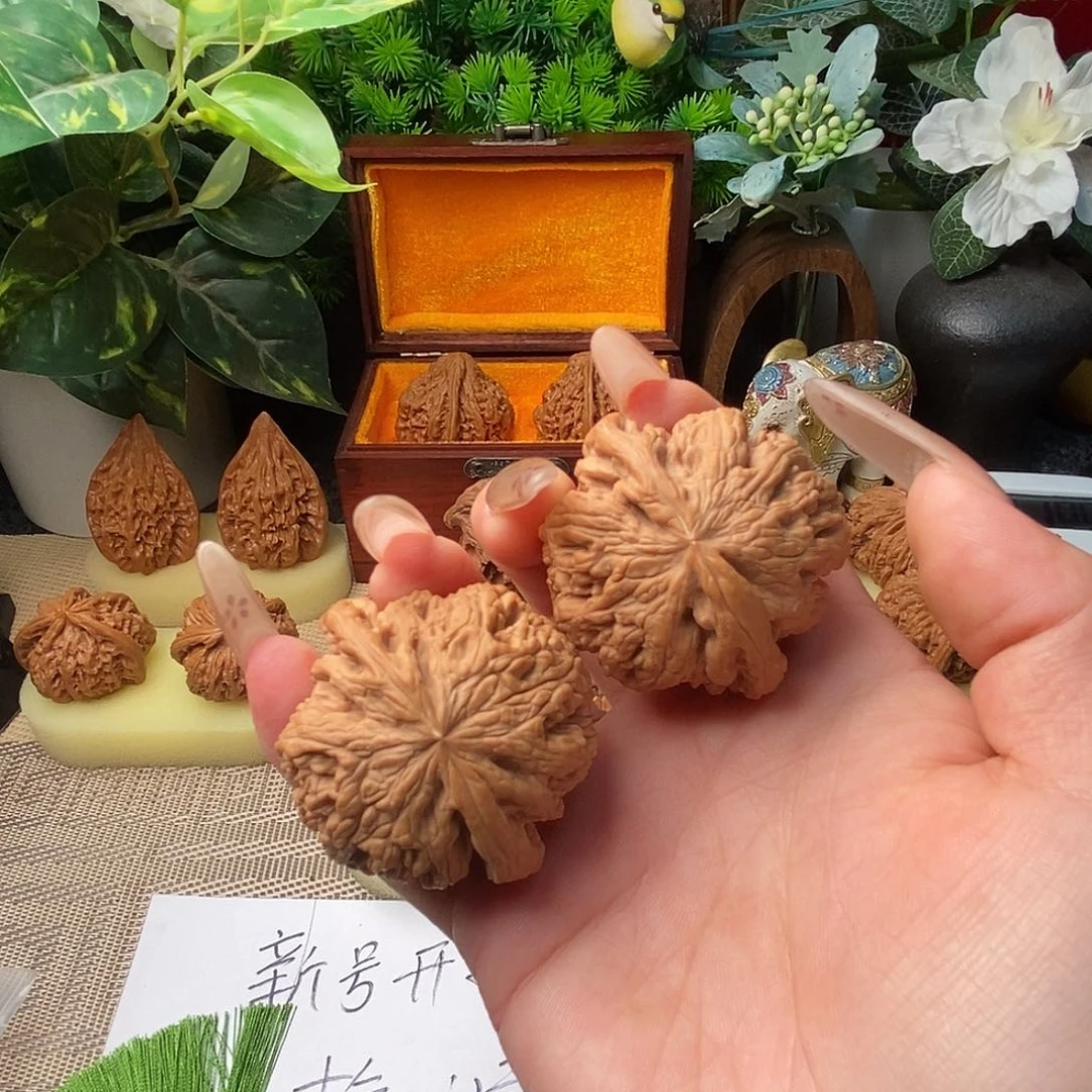 一***剑文玩核桃把件863粗筋……