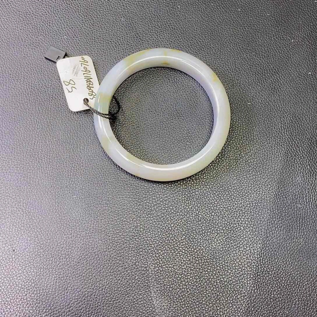 翡翠手镯未镶嵌手镯