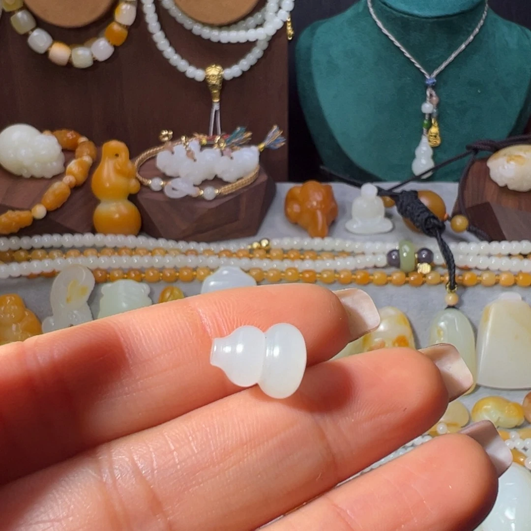 颈饰未镶嵌和田玉白**