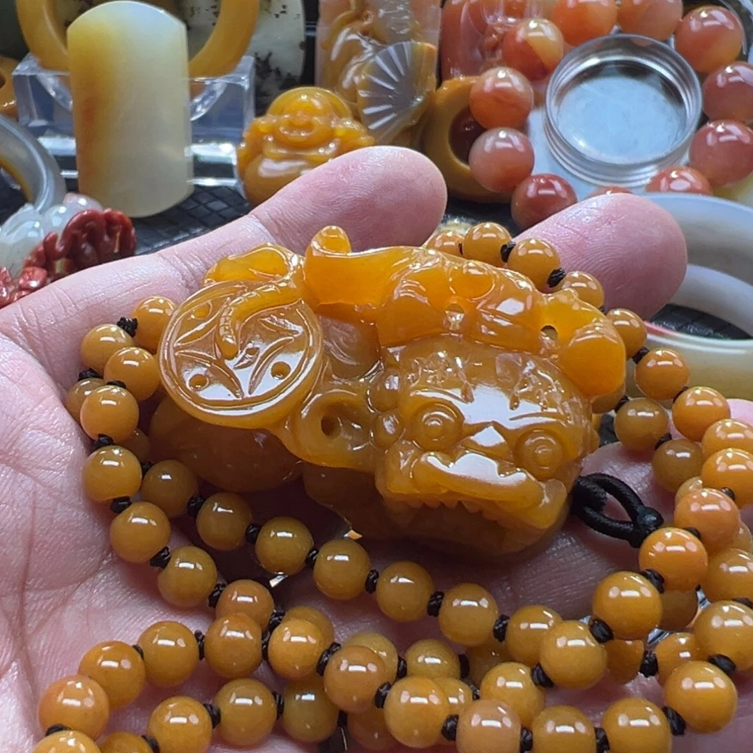 石英质玉未镶嵌颈饰