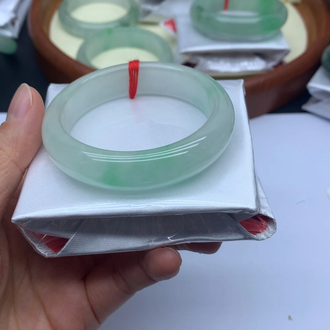 小***冻手镯圈口51.0宽14.0的