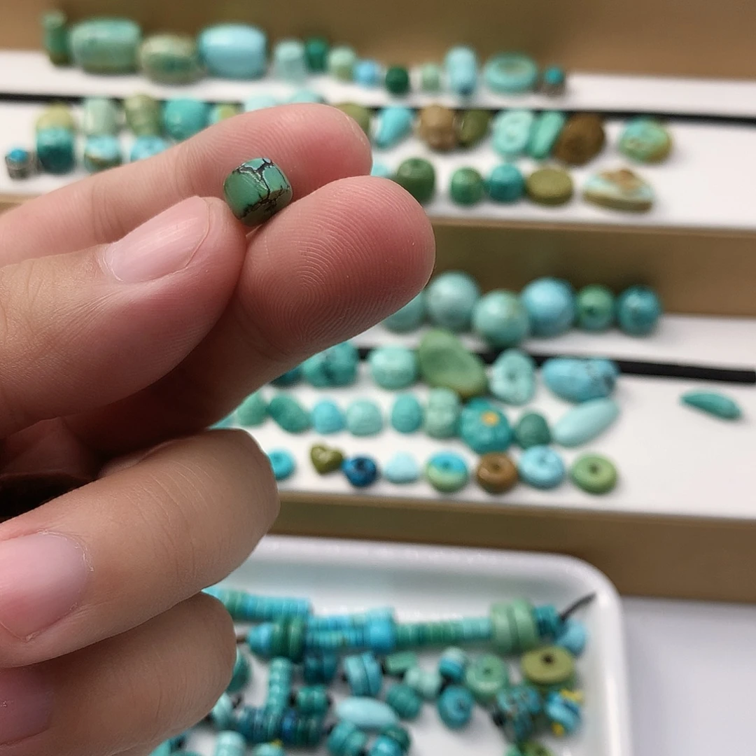 绿松石未镶嵌挂件