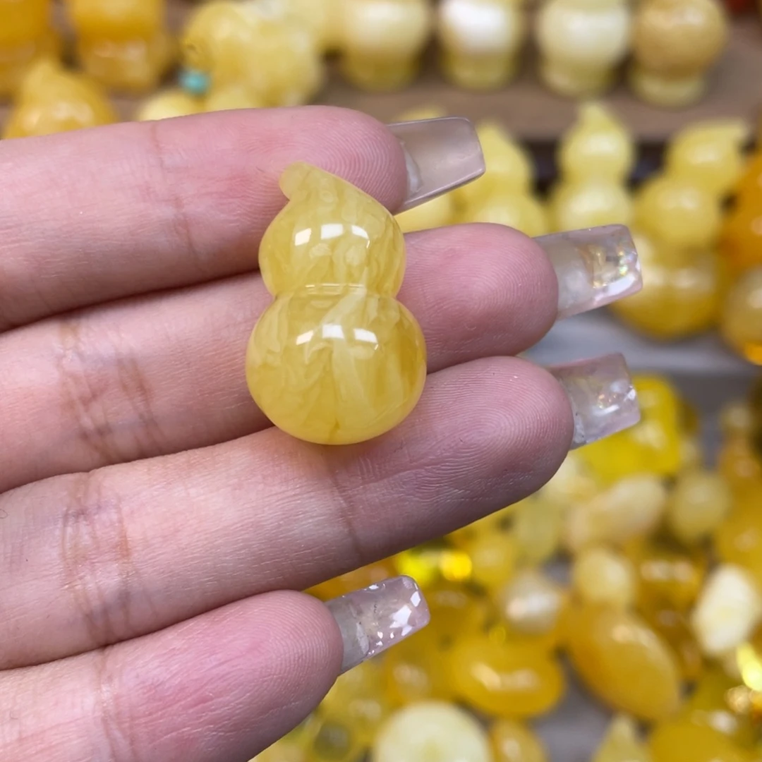 ****琥珀未镶嵌珠宝奇石