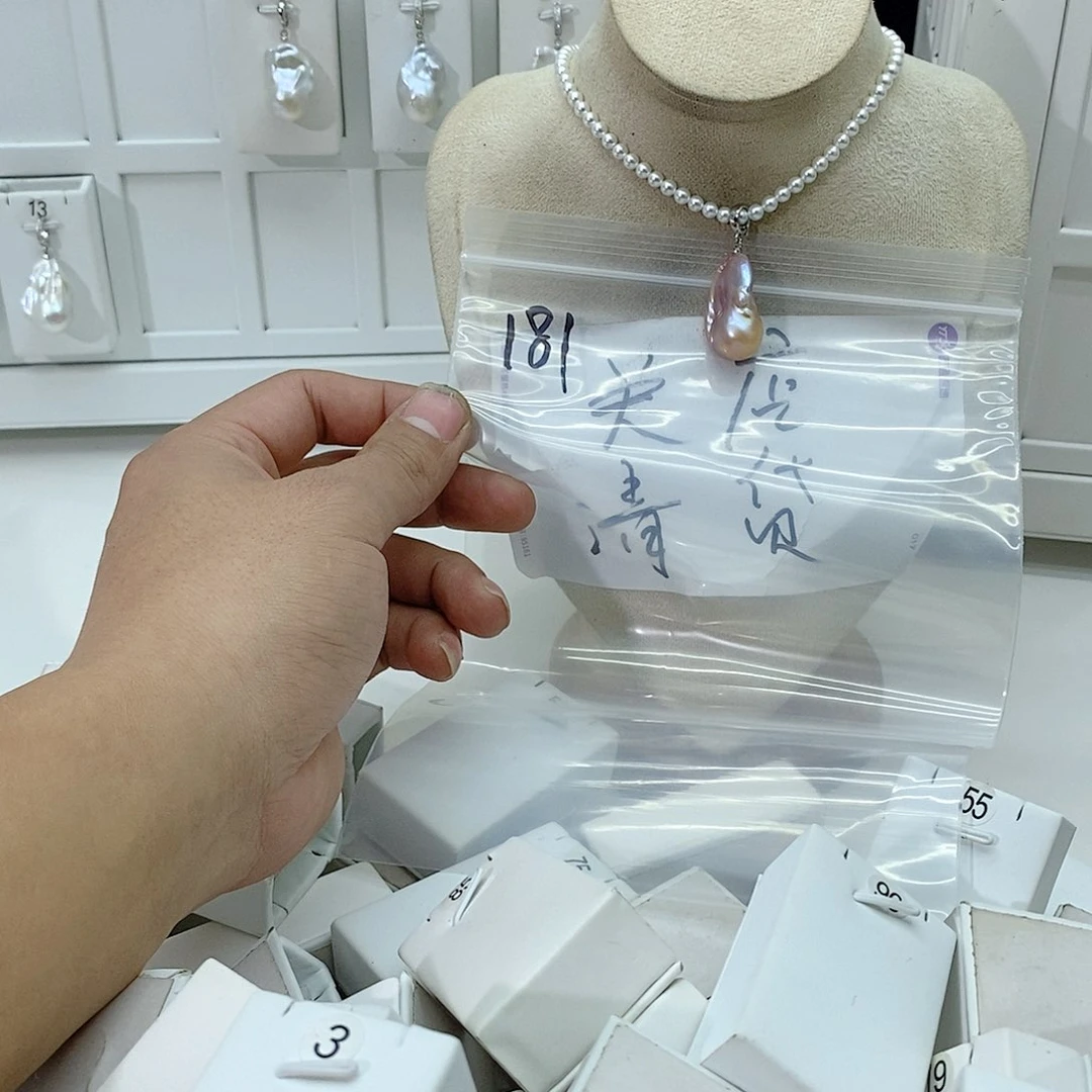 淡水珍珠颈饰合金