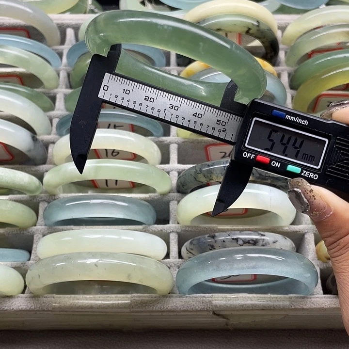 蛇纹石玉未镶嵌手镯26