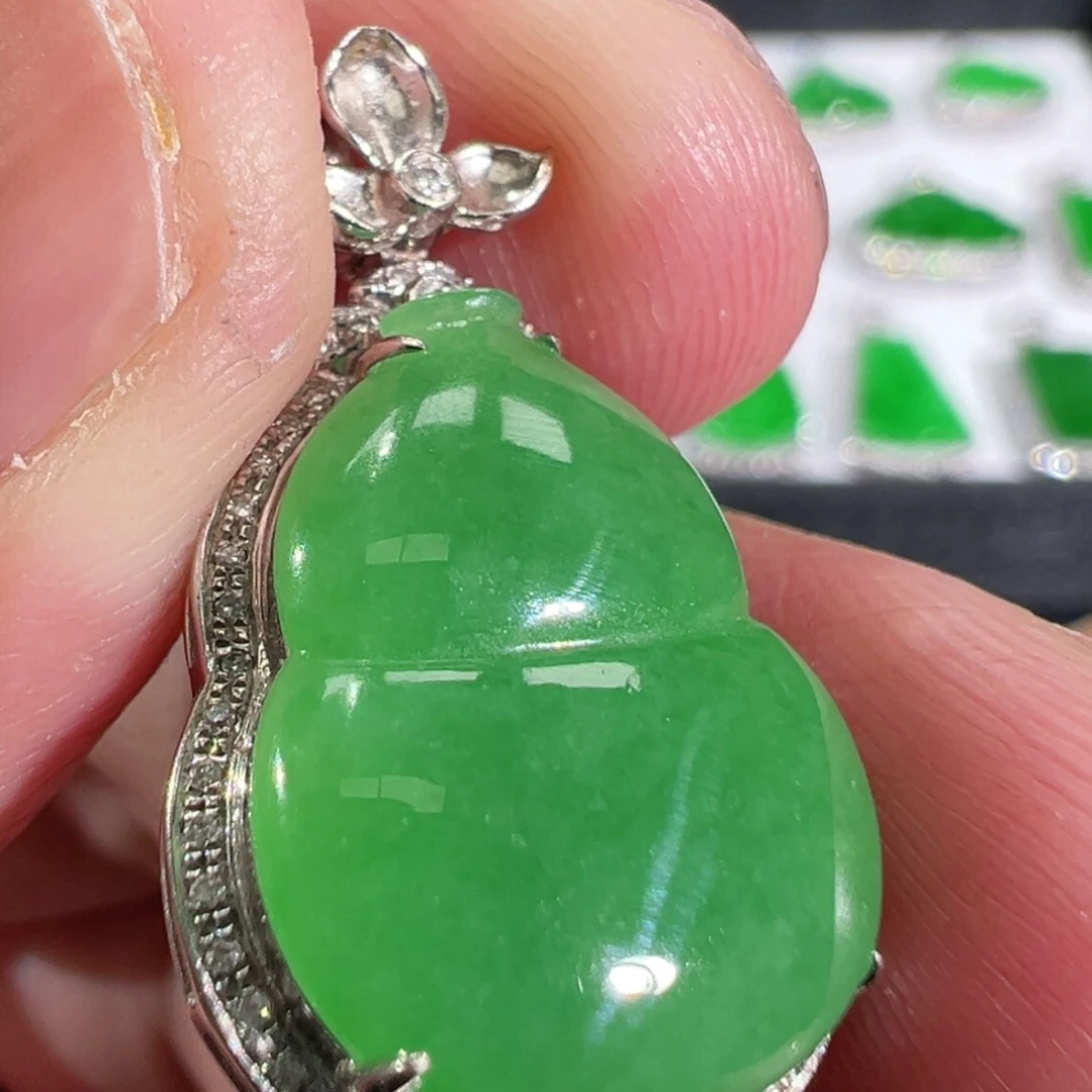 【闪购商品】翡翠吊坠(不含链)18K金镶嵌