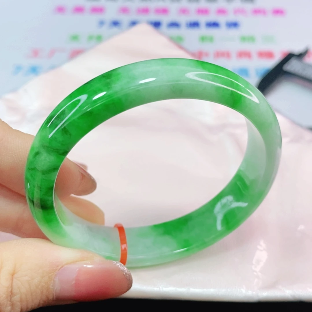 未镶嵌手镯（贵妃镯）翡翠53.3圈