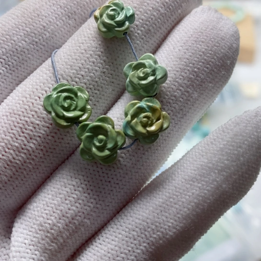 绿松石颈饰未镶嵌