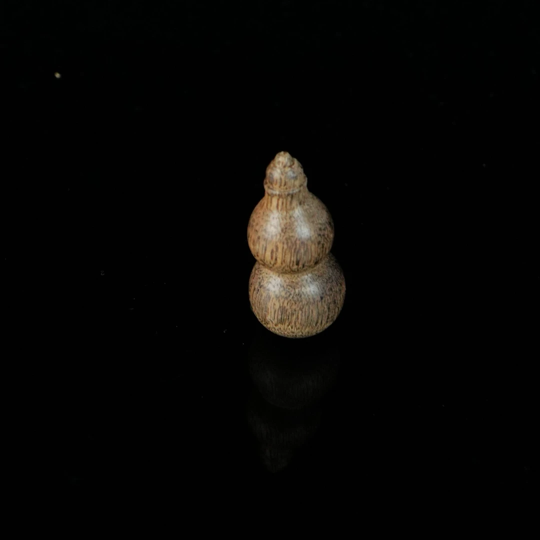 DY-B7274 文莱老料9分沉葫芦 3.26x1.49cm 1.4g