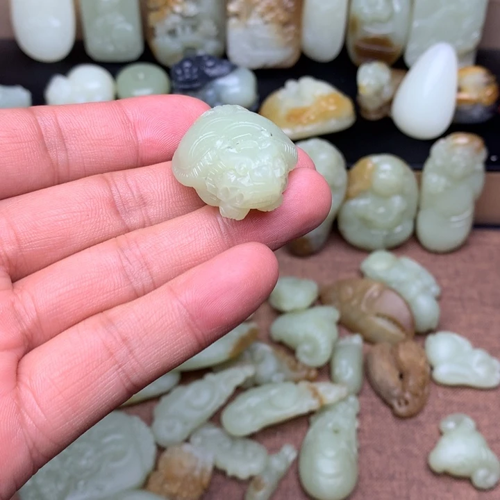 和田玉（糖玉）未镶嵌颈饰