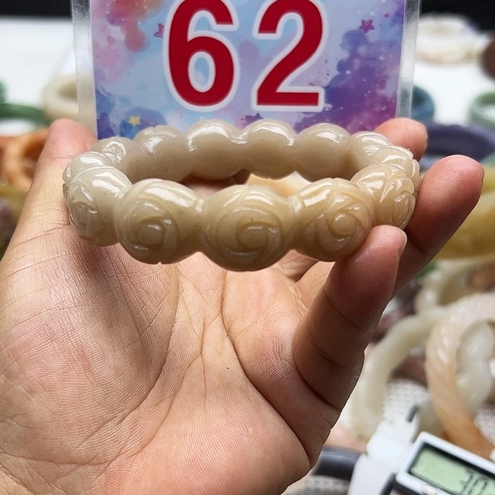 未镶嵌手镯石英岩玉