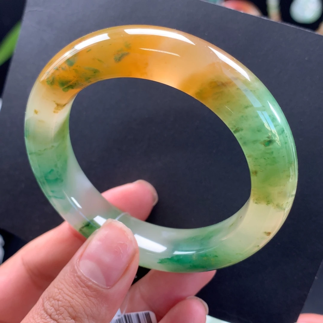 石英质玉未镶嵌手镯