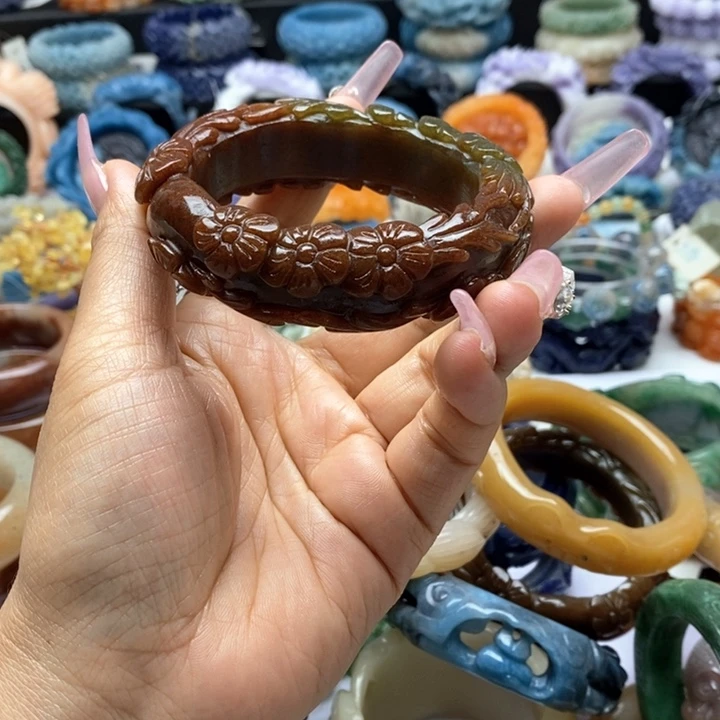 未镶嵌手镯石英岩玉