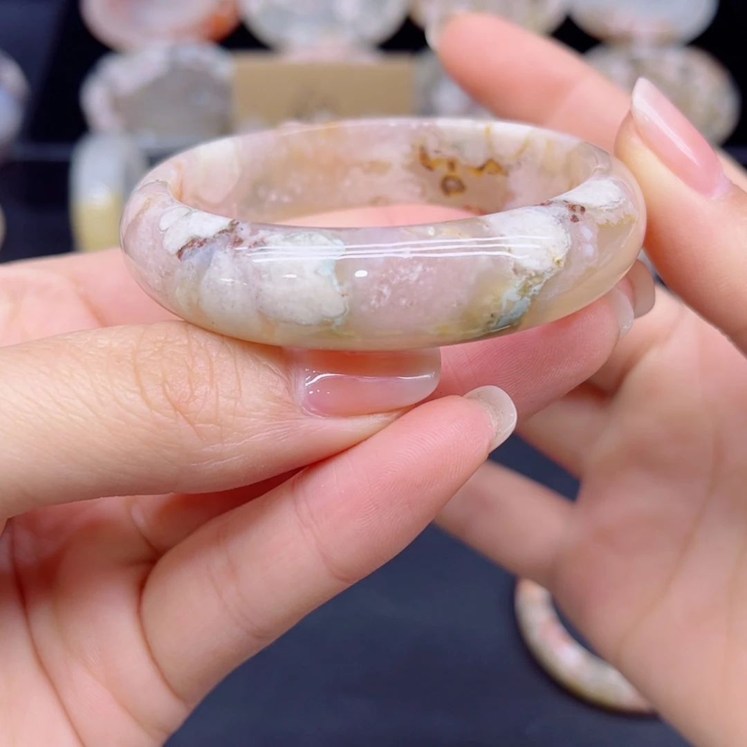 J***e玛瑙/玉髓未镶嵌手镯54