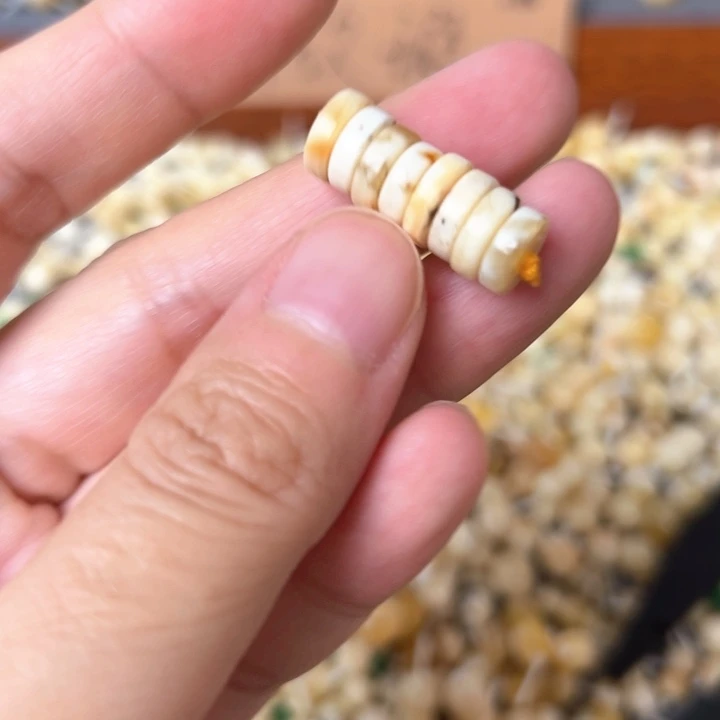蜜蜡未镶嵌裸石8.6mm一组