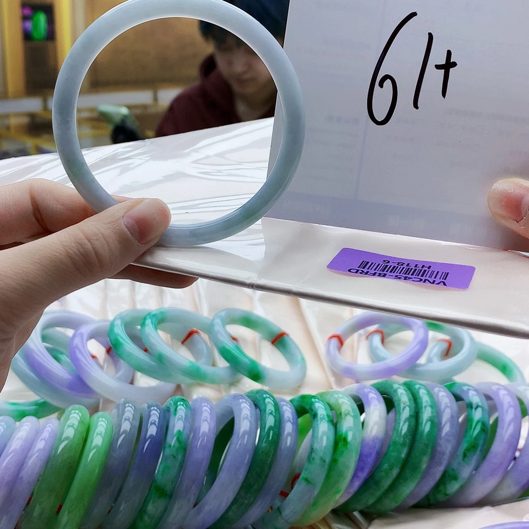 翡翠未镶嵌手镯bbh