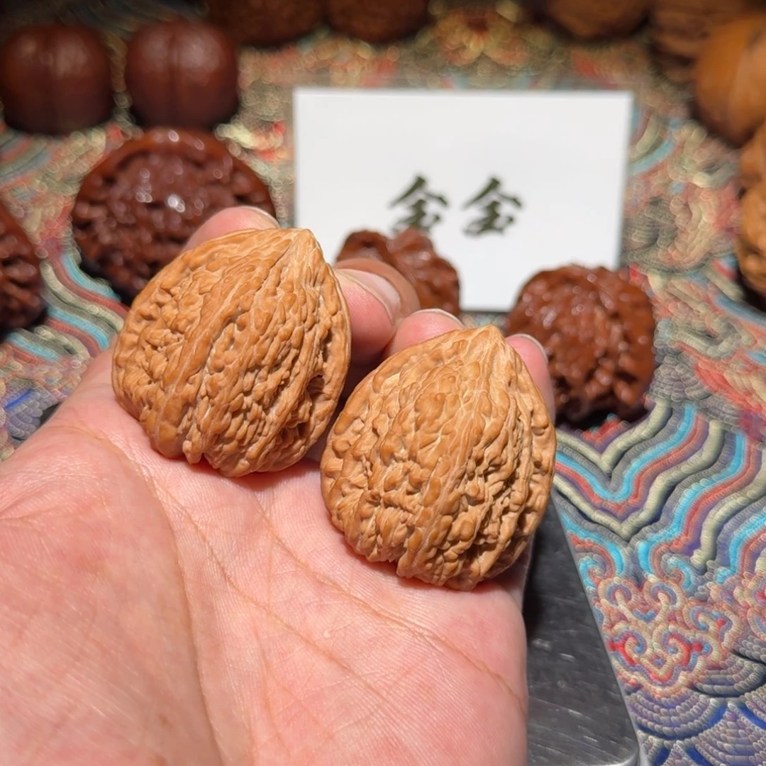 把件核桃516塔尖，尺寸35 35 38.5