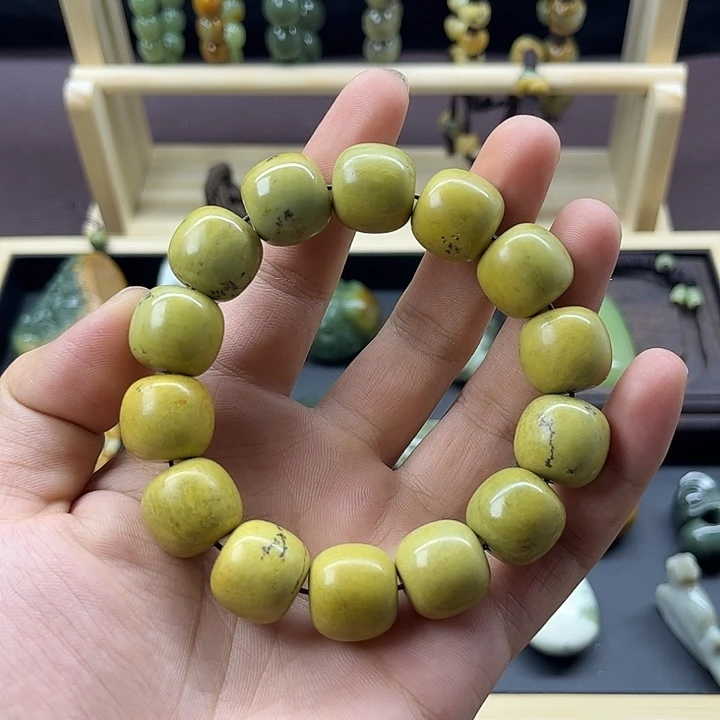 阿***哥岫岩河磨玉（透闪石质玉）未镶嵌手链