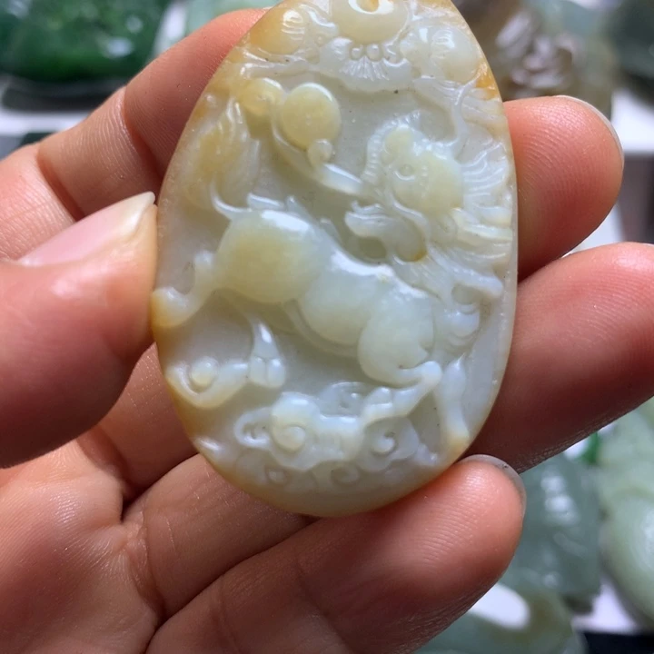 和田玉未镶嵌颈饰