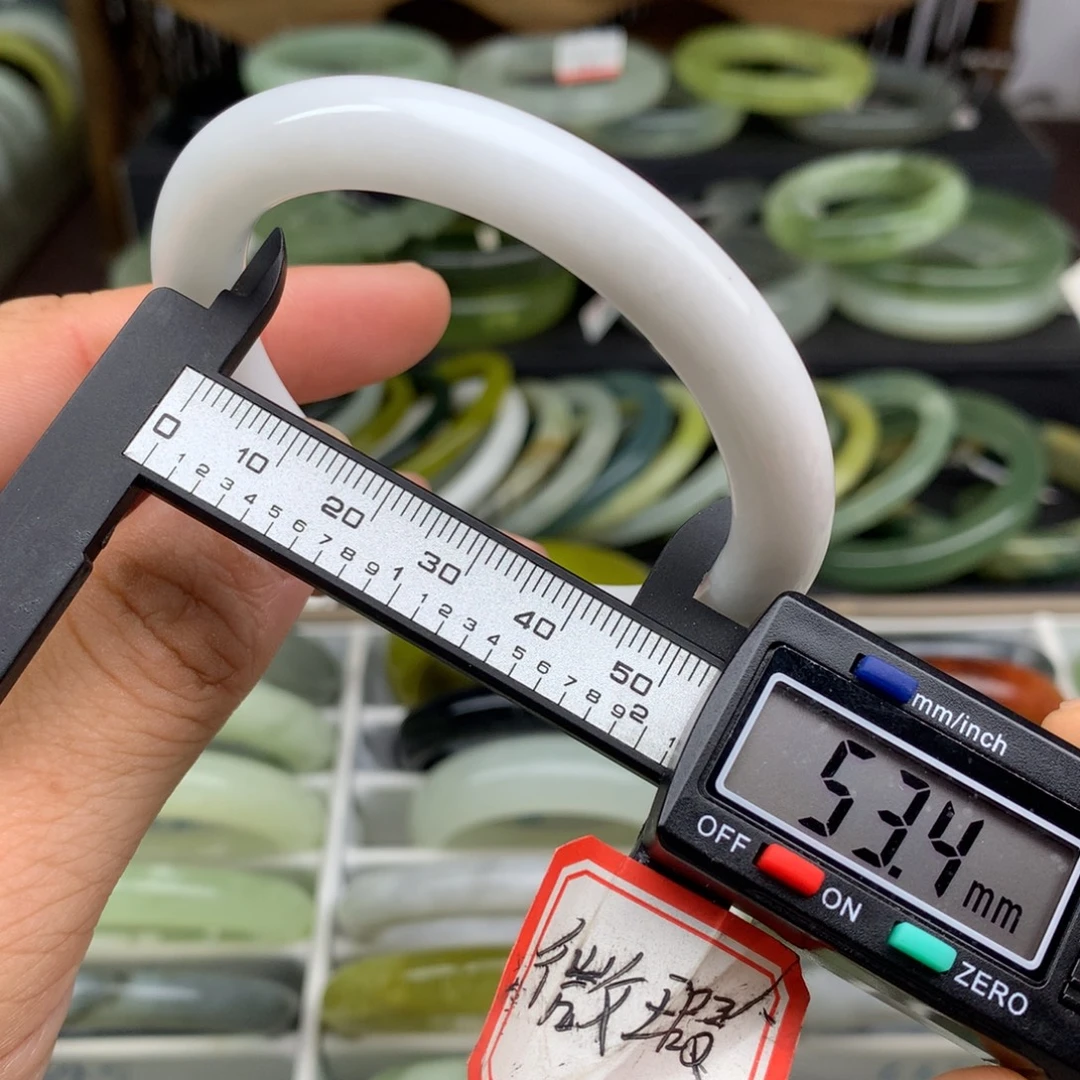 蛇纹石玉未镶嵌手镯645